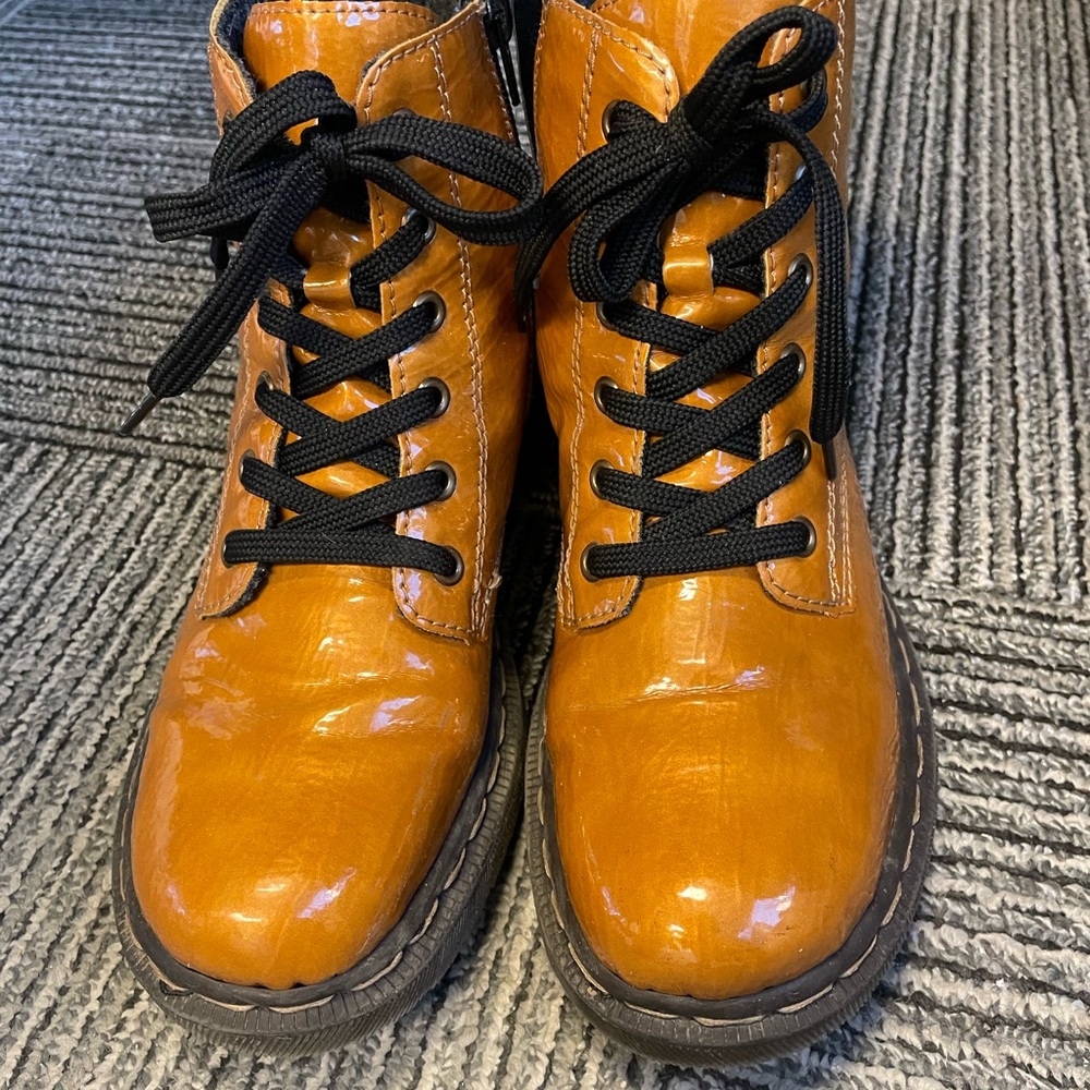Glossy Tan Lace-Up Boots